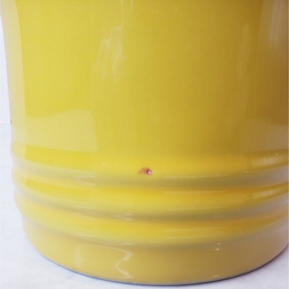 LE CREUSET Stoneware Salt Crock Yellow 10 oz./ 0.3L *Minor Imperfection* - Picture 11 of 11
